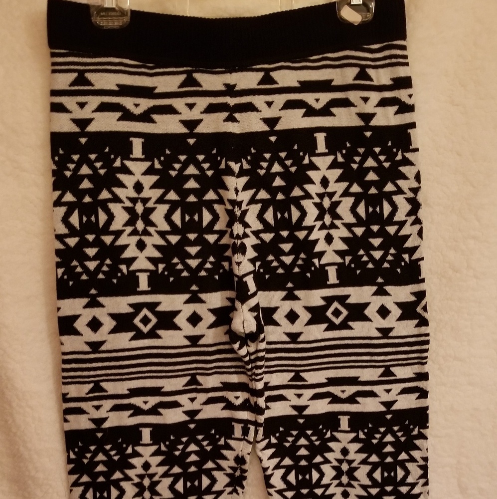 Aztec Pattern Sweater Leggings - Picture 3 of 3